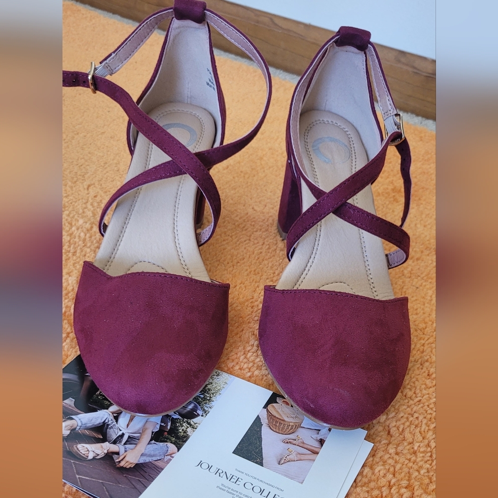 Women's Wine Color Heels - Picture 2 of 8